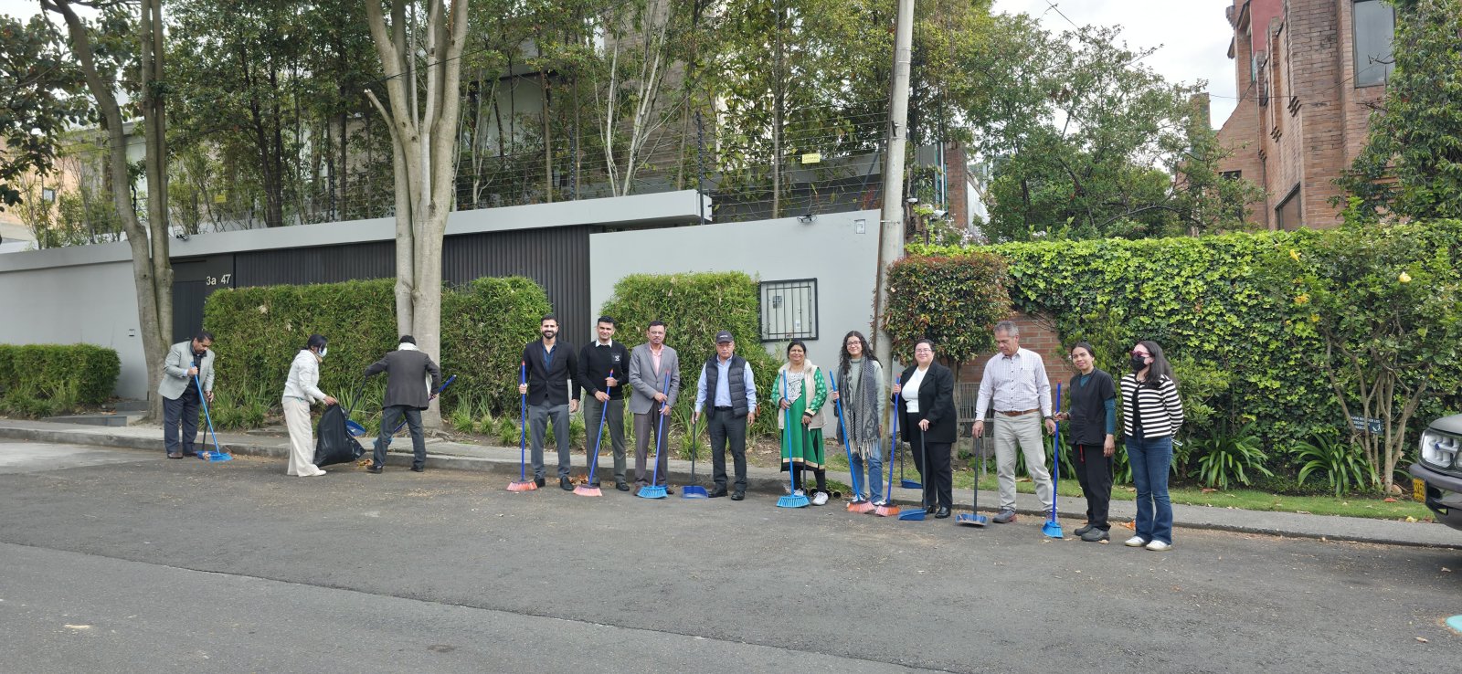 Embassy of India in Bogota organised a special cleanliness drive, #Swachhotsav, as part of the #SwachhataHiSeva2025 campaign.