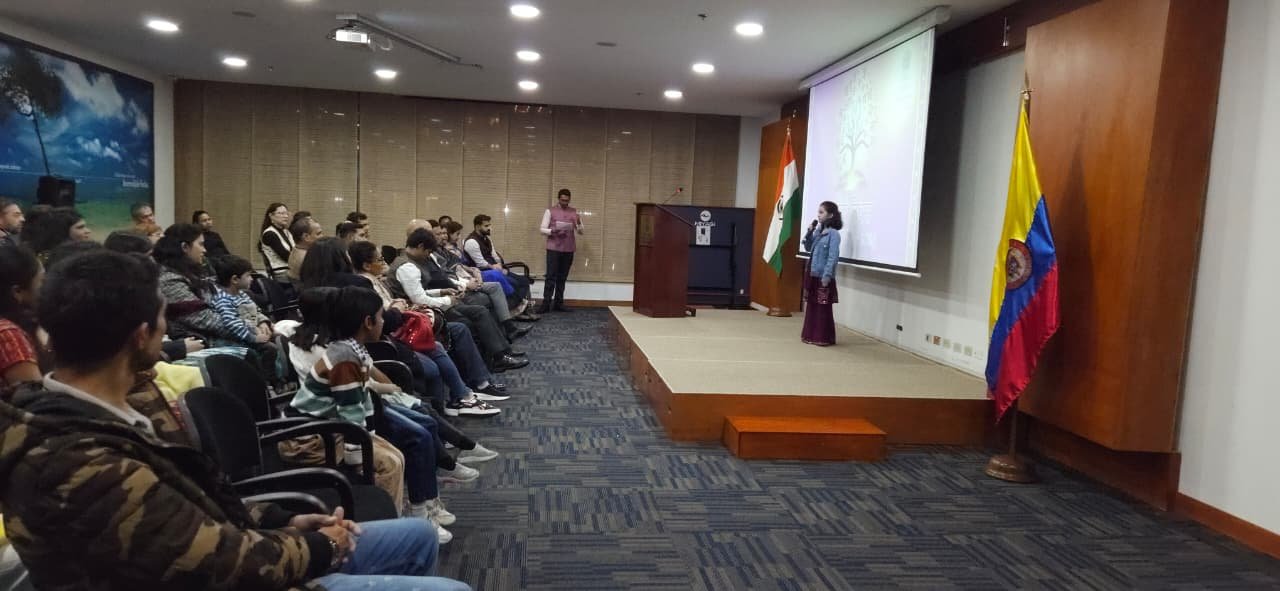 The Embassy of India, Bogota celebrated Hindi Day 2025 with great enthusiasm along with members of the Indian diaspora & Colombian friends.