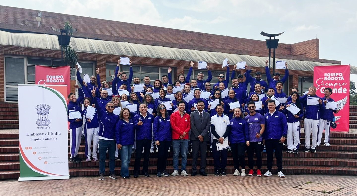 Embassy of India, Bogota organised a three-month Course on Common Yoga Protocol for IDRD personnel, aimed at strengthening professional yoga training and practice.