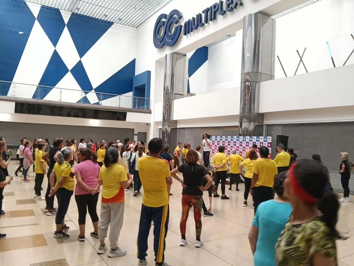 Embassy of India in Bogota, in association with the Suba Mayor’s Office, organised a Yoga session at Santa Fe Mall, Bogota.