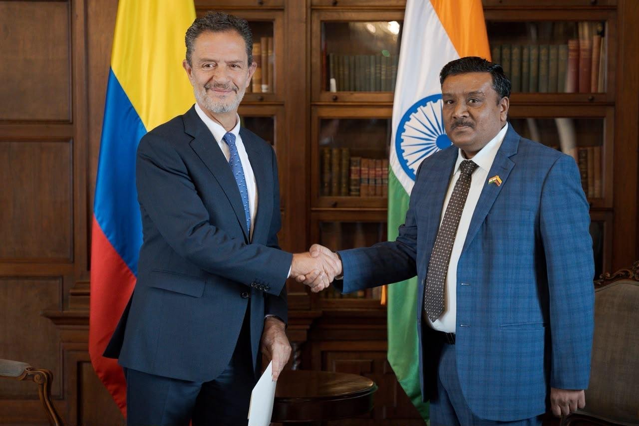 Dr. Vinod Bahade, Ambassador of India to Colombia, presented the advance copy of his Letter of Credence to H.E. Omar Bula Escobar, Minister of Foreign Affairs of Colombia​
