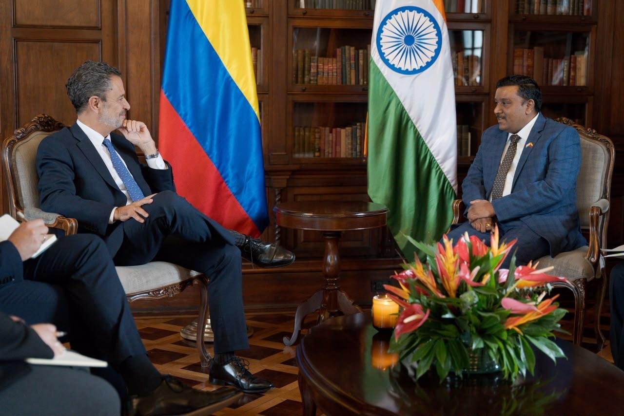 Dr. Vinod Bahade, Ambassador of India to Colombia, presented the advance copy of his Letter of Credence to H.E. Omar Bula Escobar, Minister of Foreign Affairs of Colombia​
