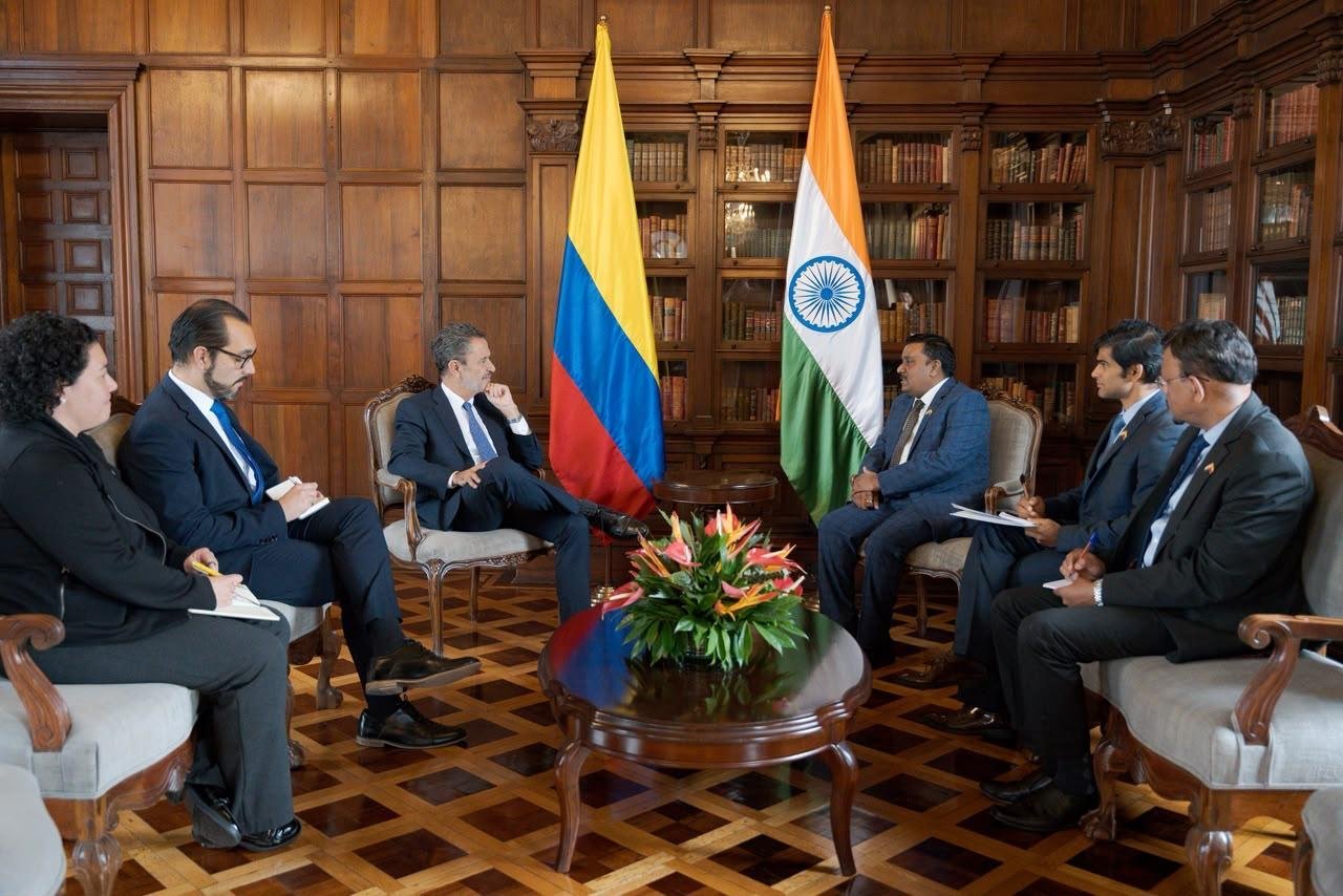 Dr. Vinod Bahade, Ambassador of India to Colombia, presented the advance copy of his Letter of Credence to H.E. Omar Bula Escobar, Minister of Foreign Affairs of Colombia​