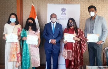 Ceremonia de felicitaciones a los participantes del Día Mundial del Hindi 2022