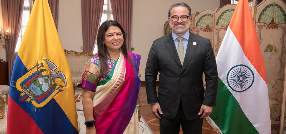 Visita Ministra de Estado a Ecuador, Sra Meenakashi Lekhi junto al Canciller Gustavo Manrique Miranda